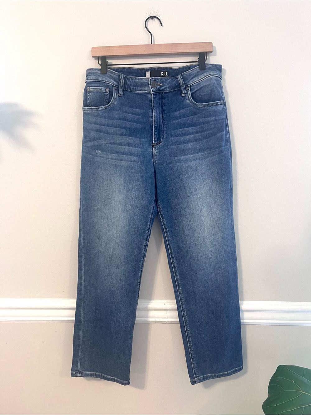Kut from the Kloth Women’s Elizabeth Crop Straight Leg Jeans Size 10 Distressed
